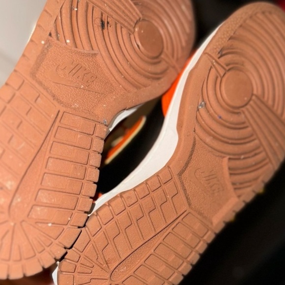 Nike Dunk High “Safety Orange” - Picture 4 of 5